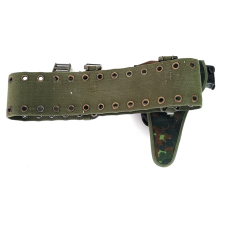 Fondina e Cinturone Flecktarn BW Esercito Tedesco Occidentale  in Reenactment